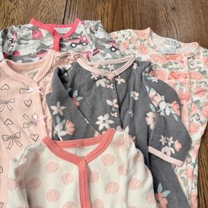 Lot of 5 ADORABLE 6-9 mo Girl long Sleeve Sleepers D